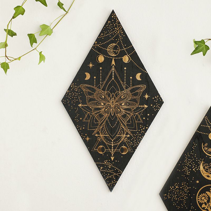 Estante de pared triangular de - Geometric Shelf Triangle reseña y precio