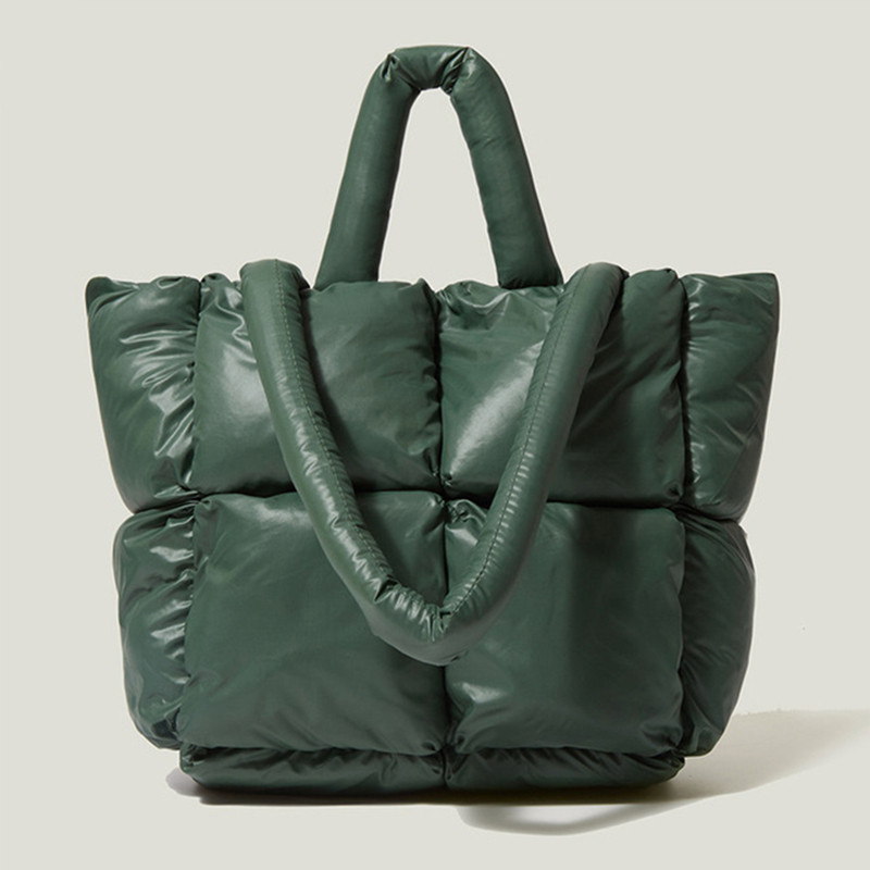 Bolso de hombro acampanado de  - Interior Design Warm reseña y precio